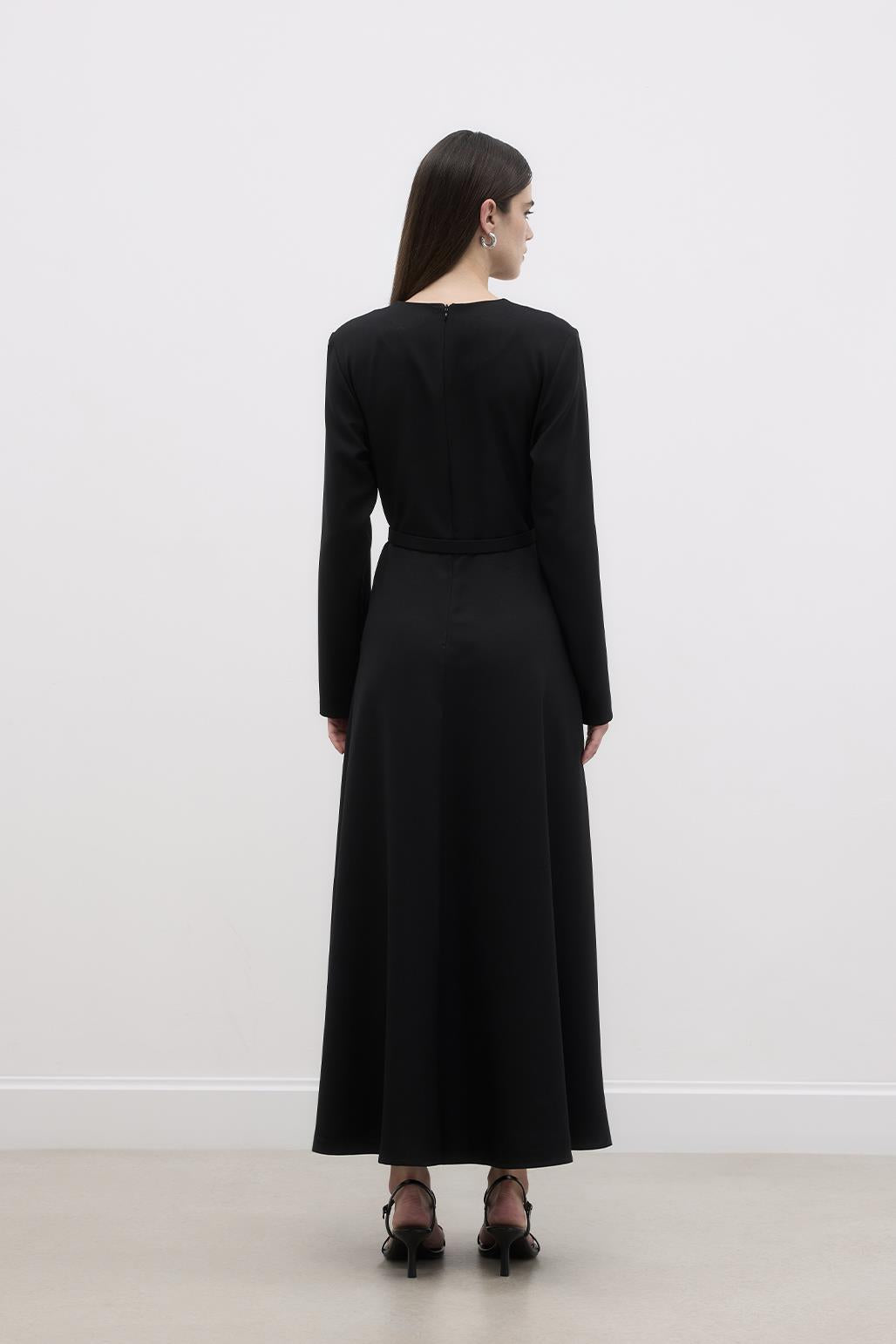 Arched Long Bell Dress Black