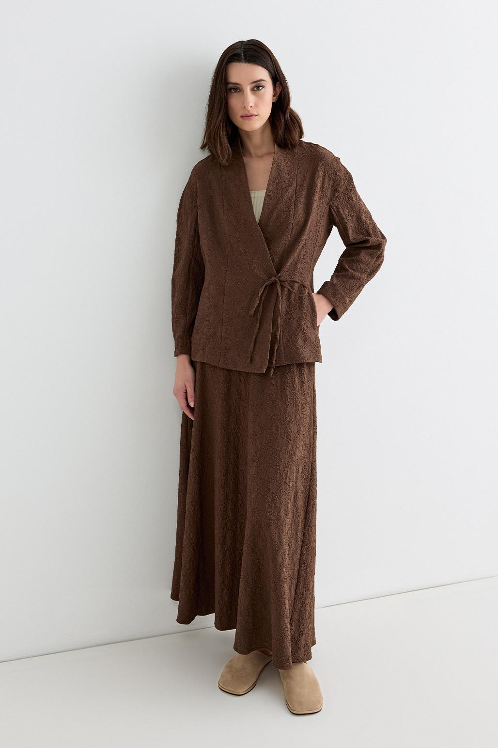 Ari Textured Jacket Skirt Set Brown