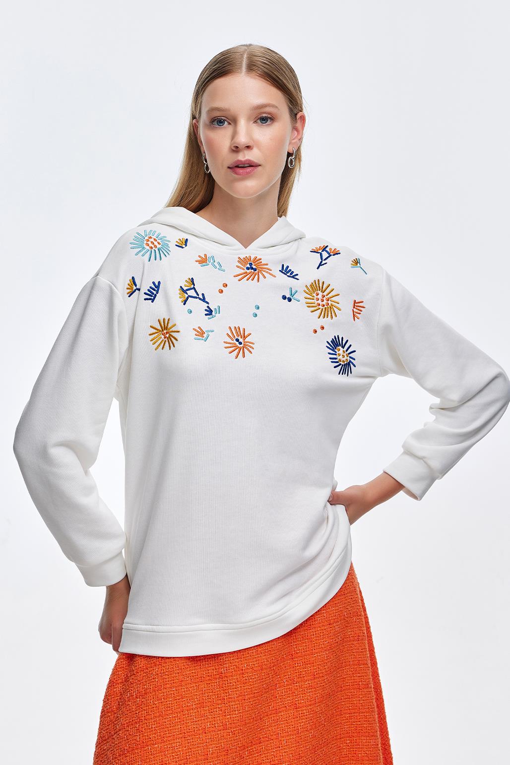 Flower Embroidery Hoodie Ecru