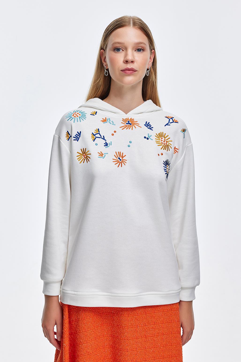 Flower Embroidery Hoodie Ecru