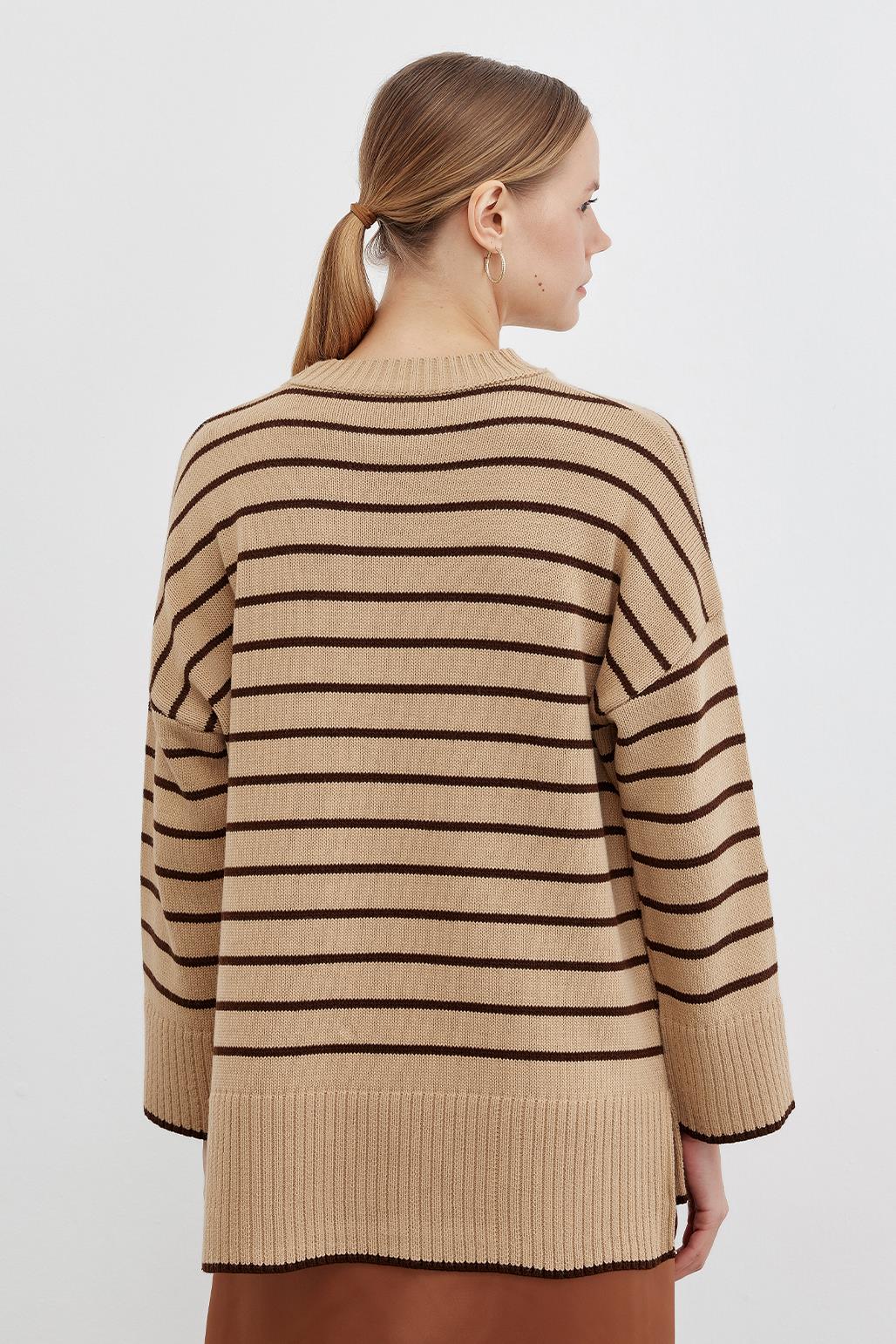 Striped Sweater With Slit Brown