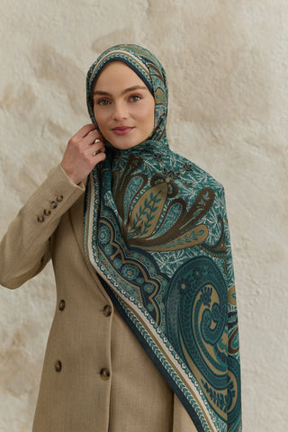 Cupra Prive Patterned Shawl Blossom Emerald