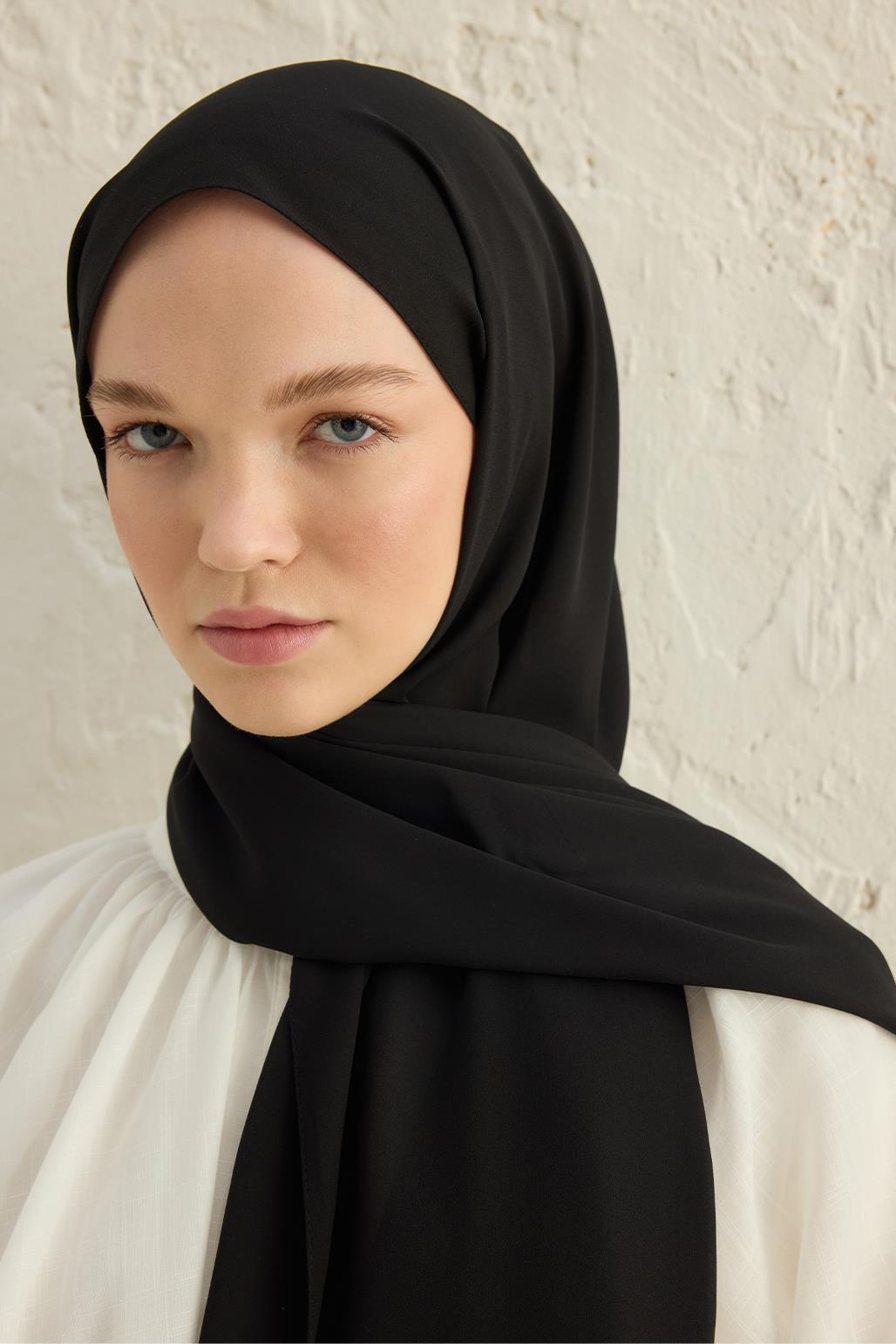 Daily Crepe Shawl Black