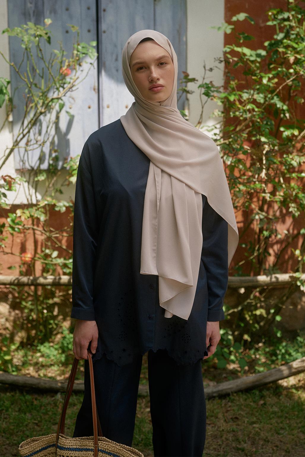 Daily Crepe Shawl Beige