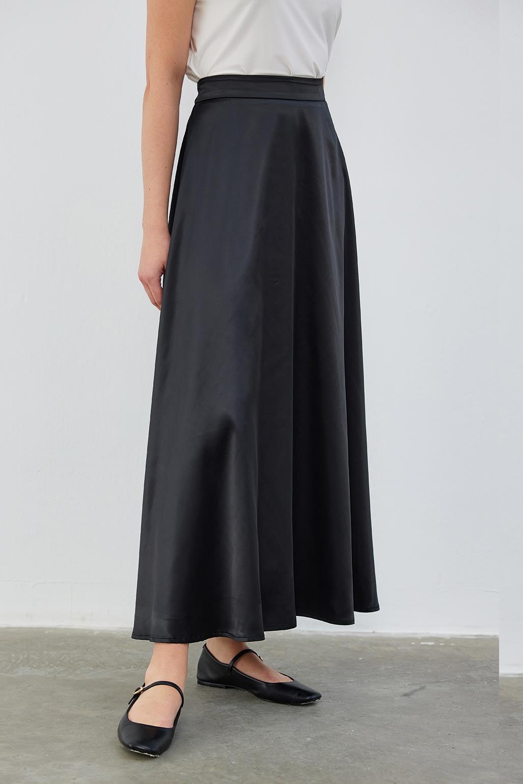 Debra Satin Flared Skirt Black