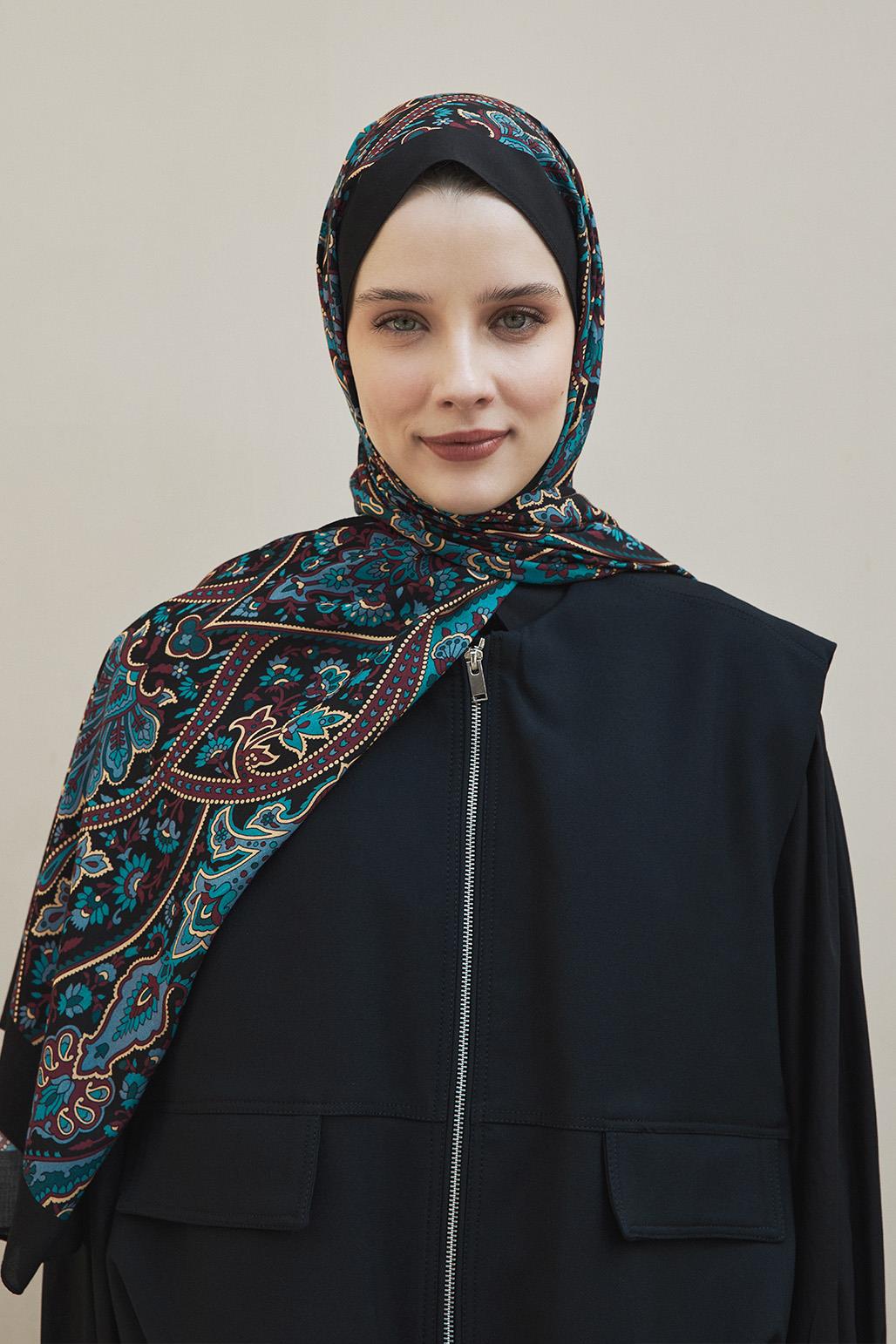 Deluxe Patterned Scarf Sanvi