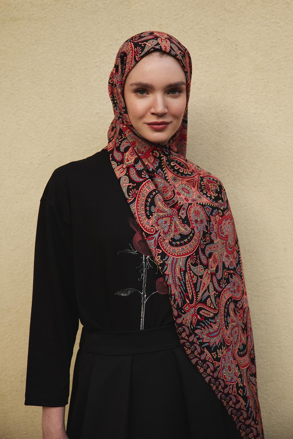 Deluxe Patterned Scarf Savita