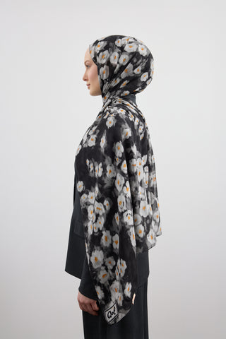 Deluxe Summer Scarf Soil Black Patterned