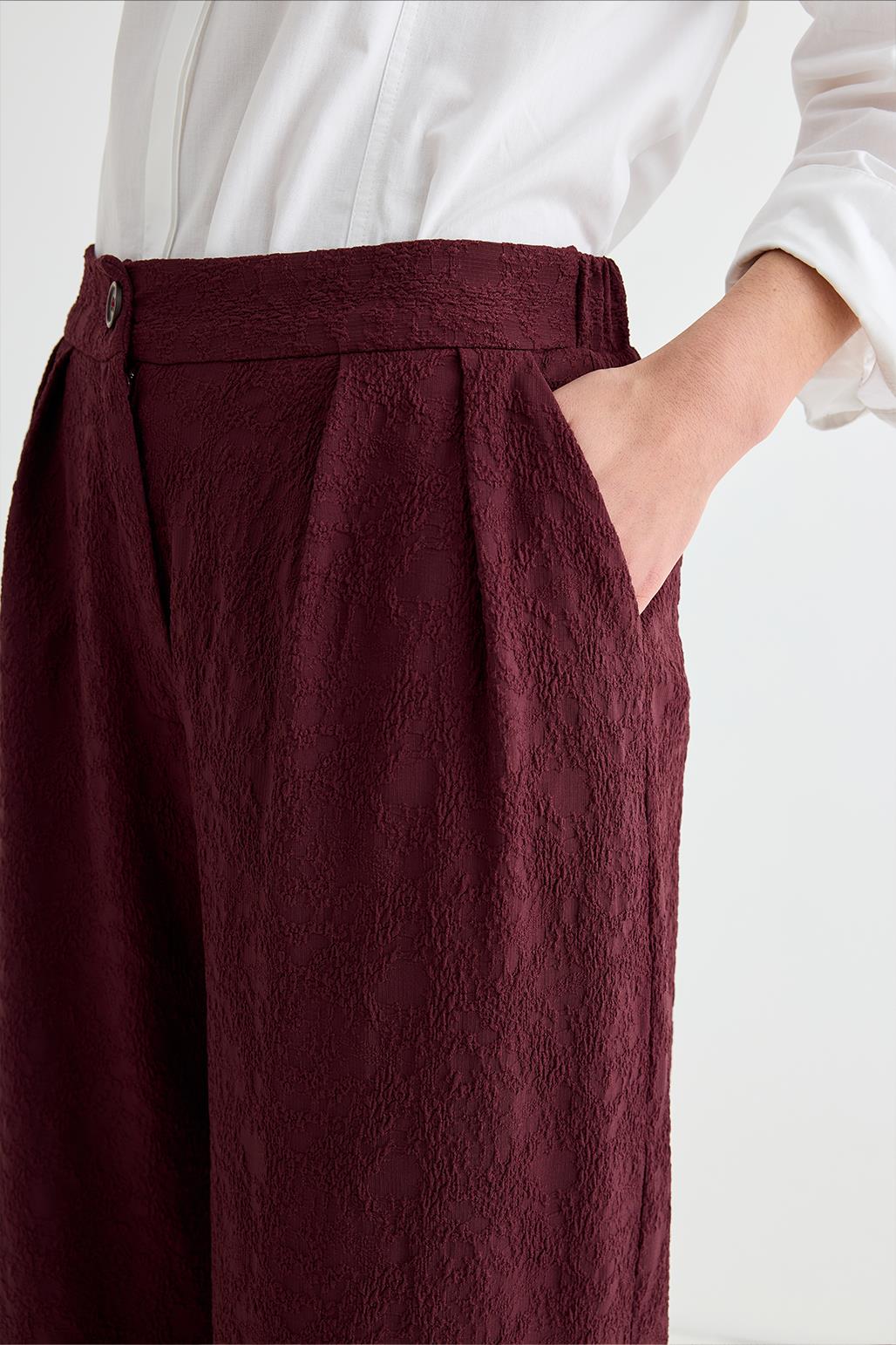 Textured Culotte Pants Burgundy