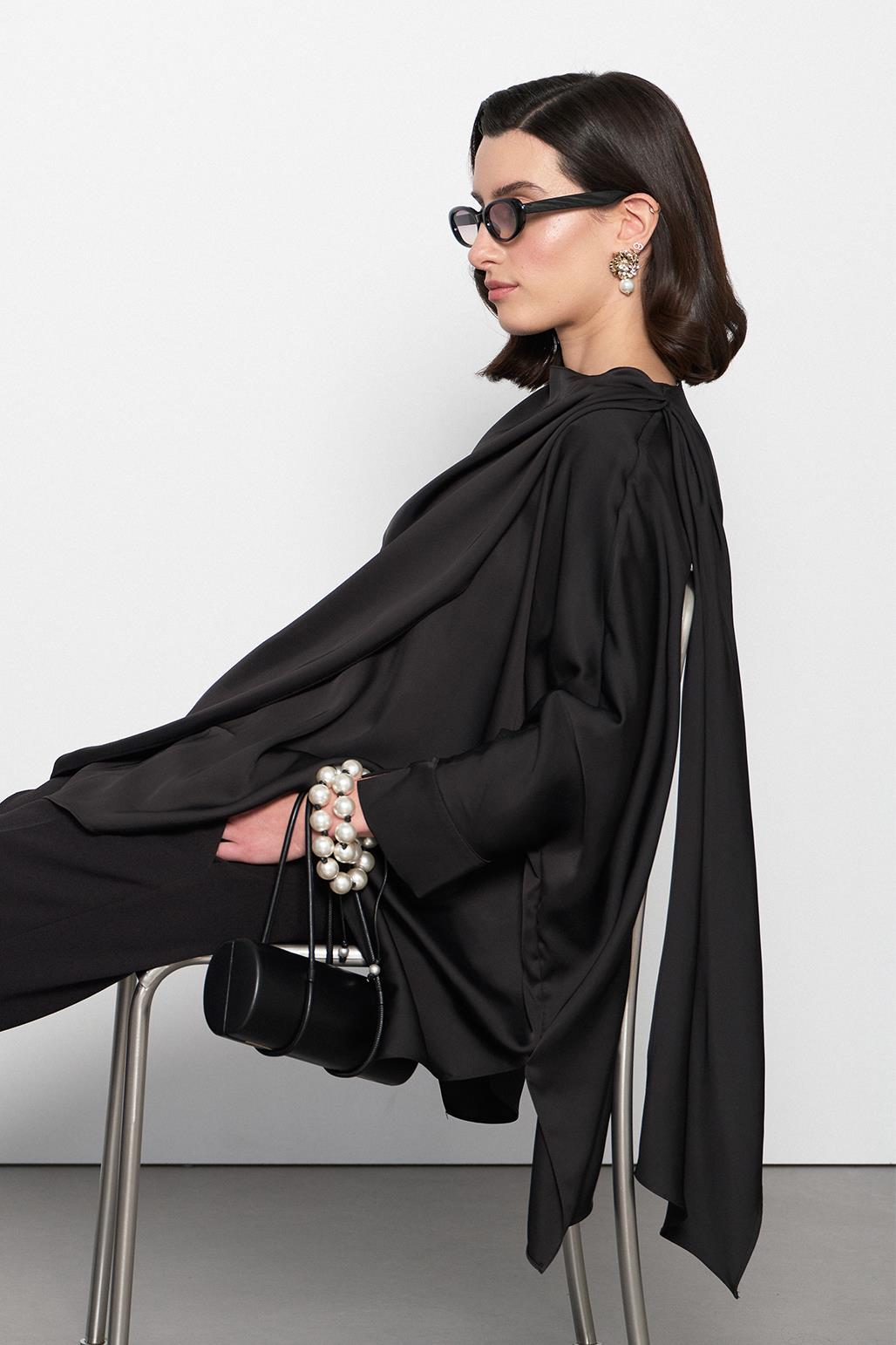 Elina Silk Asymmetric Shirt Black