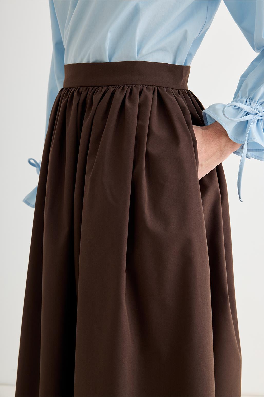 Erla Gathered Waist Skirt Brown