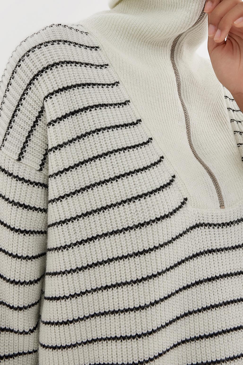 Wide Collar Lurex Knit Sweater Black