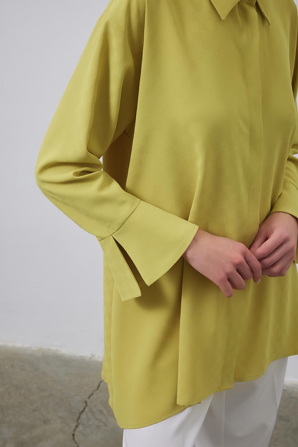 Huni Shirt with Funnel Sleeve Detail Lime