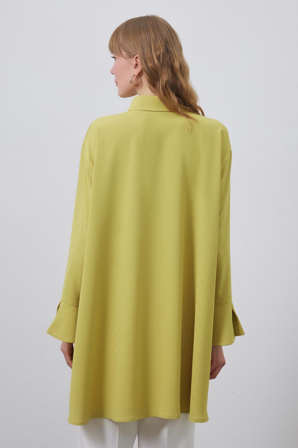 Huni Shirt with Funnel Sleeve Detail Lime