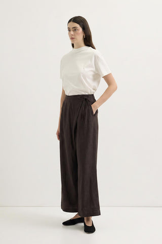 Linen Trousers with Flap Pockets and Tie Detail Brown