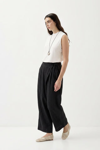 Linen Trousers with Flap Pockets and Tie Detail Black