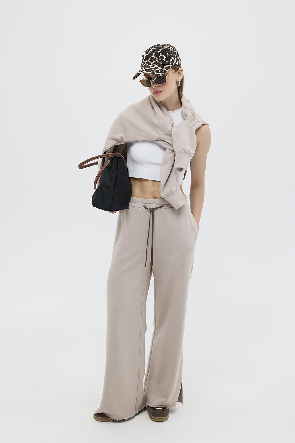 Knitted Loose Trousers with Slits Mink