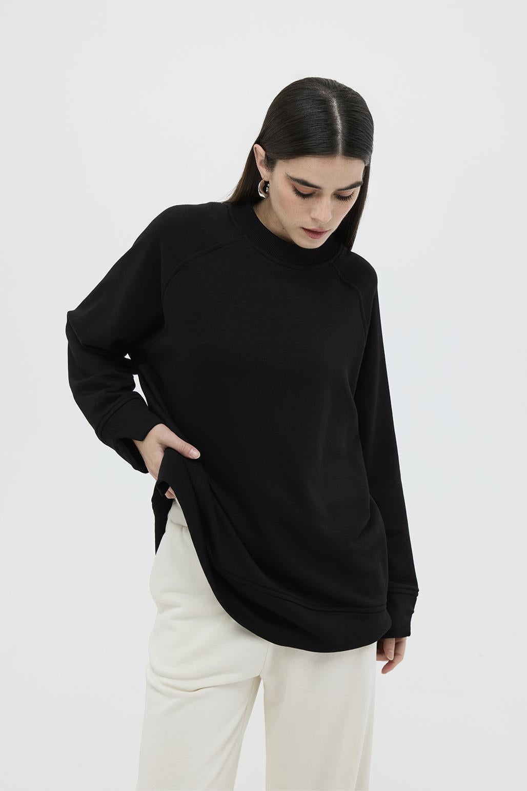 Knitted Sweat with Slit Detail Black