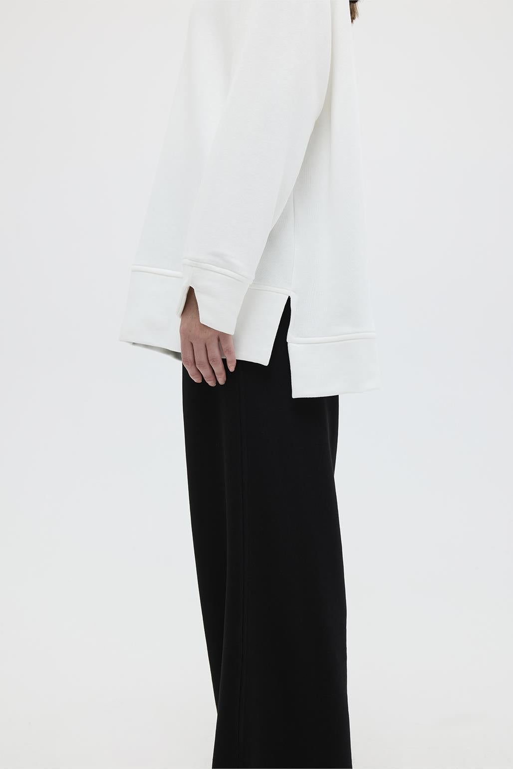 Knitted Sweat with Slit Detail Ecru