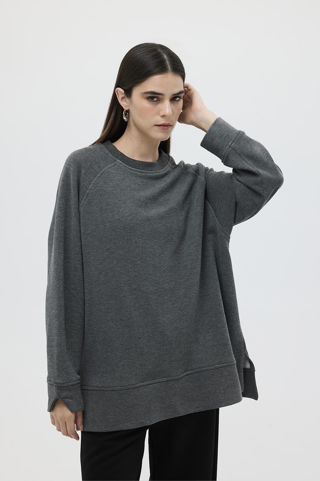 Knitted Sweat with Slit Detail Gray