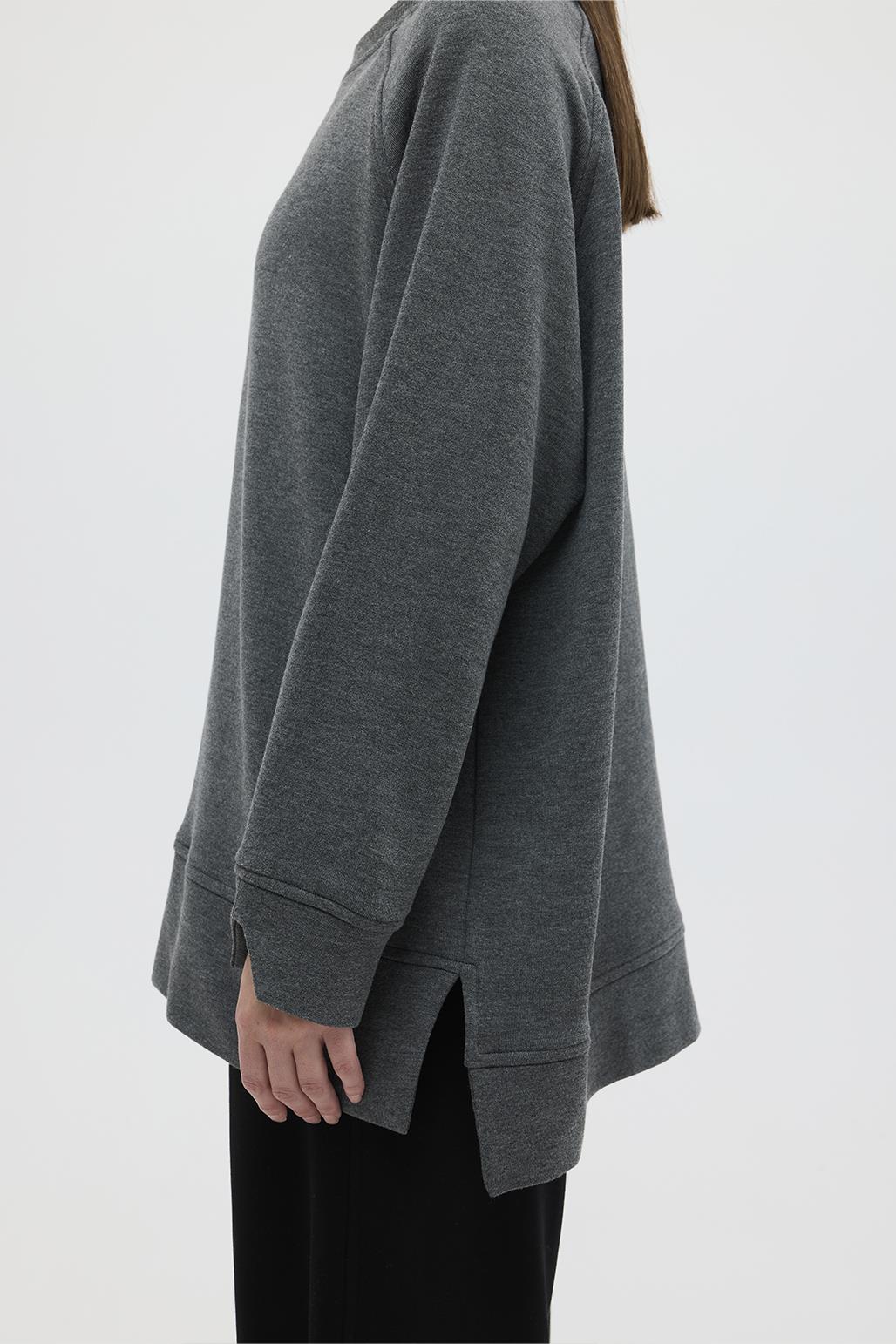 Knitted Sweat with Slit Detail Gray