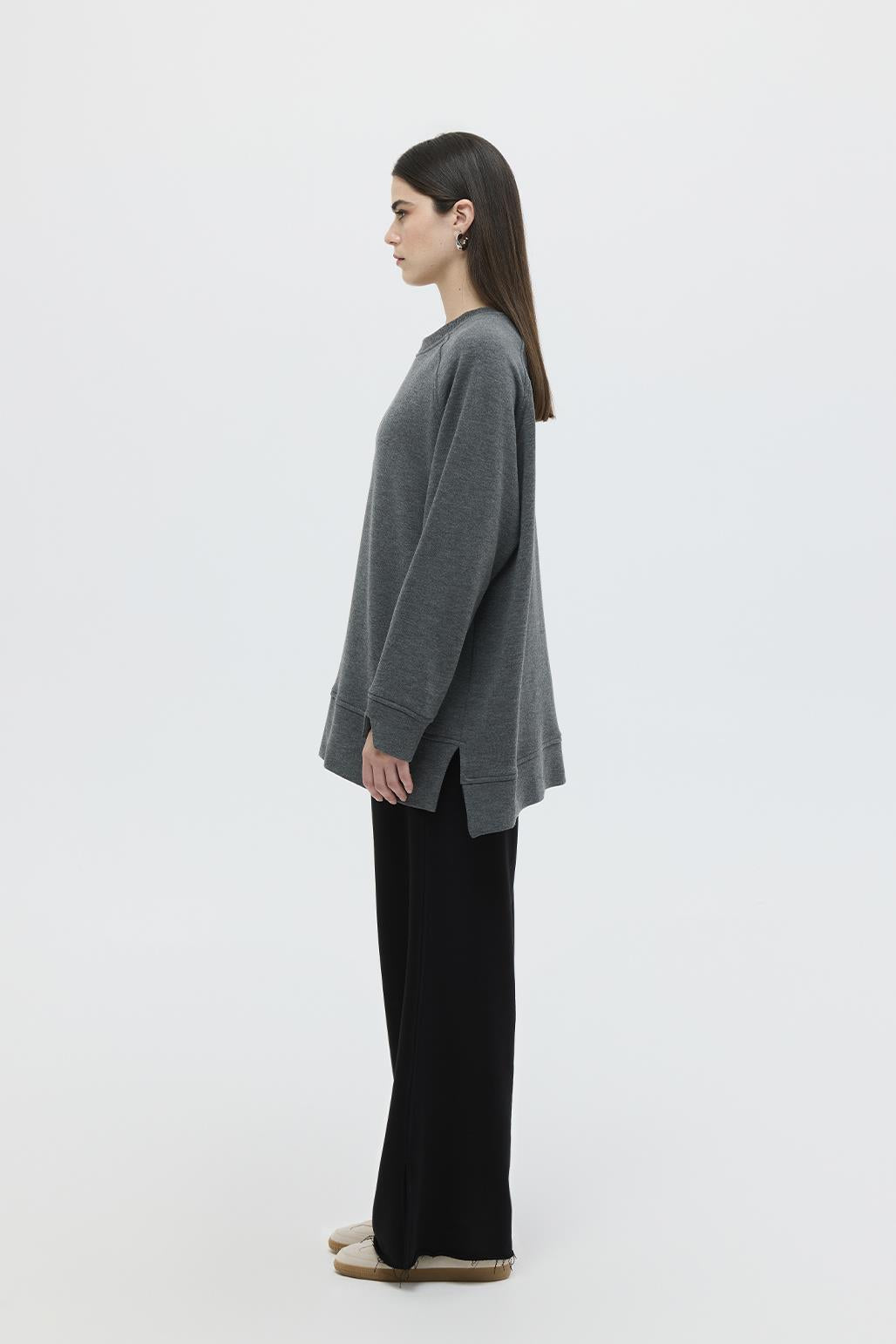 Knitted Sweat with Slit Detail Gray