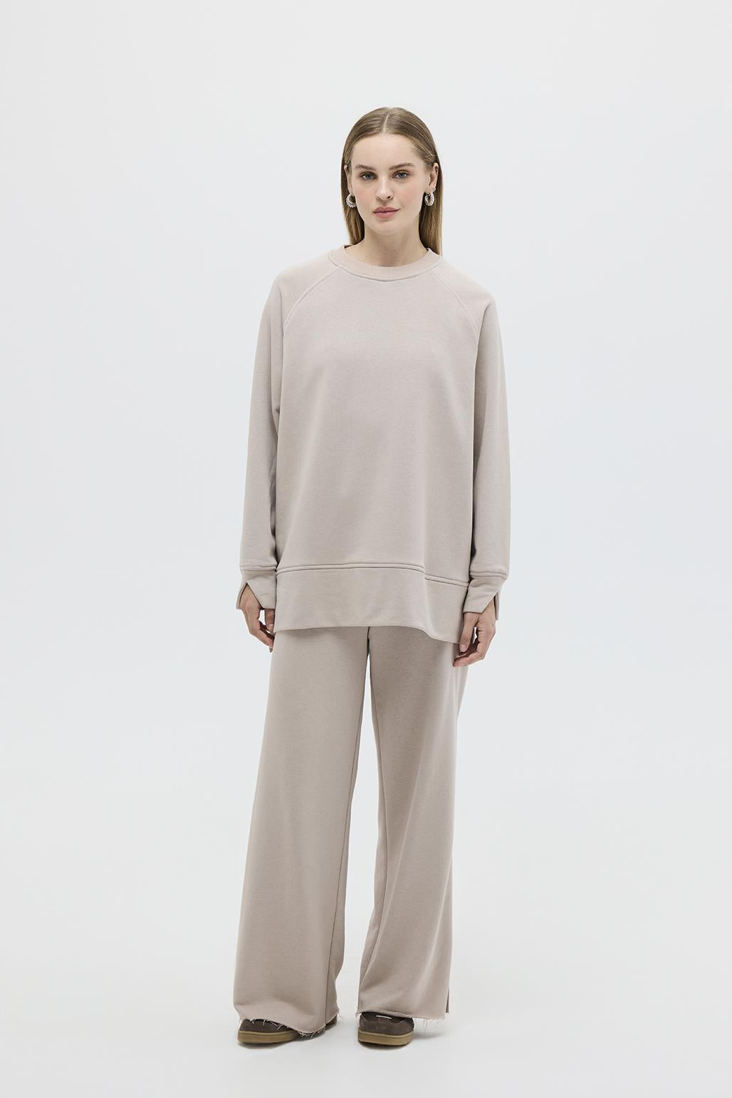 Knitted Sweat with Slit Detail Stone