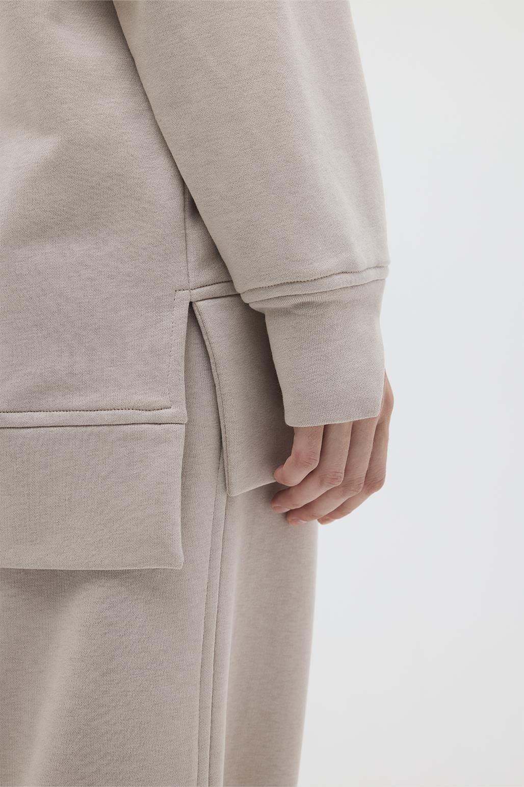 Knitted Sweat with Slit Detail Stone