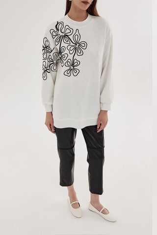 Cord Embroidery Sweatshirt Ecru