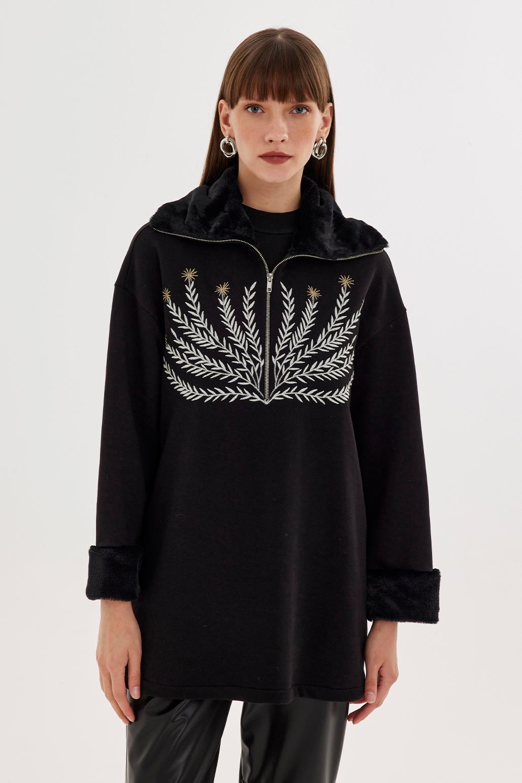 Embroidered Sweatshirt With Fur Black