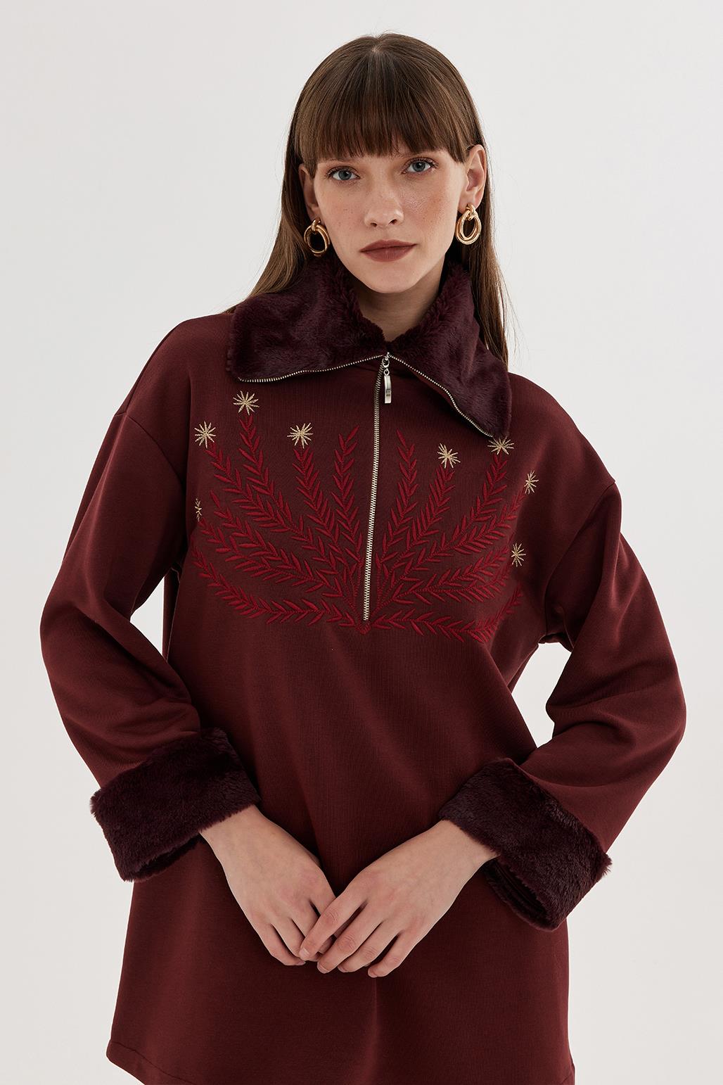 Embroidered Sweatshirt With Fur Red