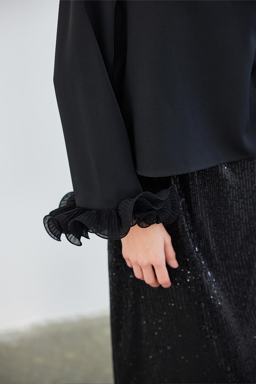Lady Sleeve Pleat Detailed Blouse Black