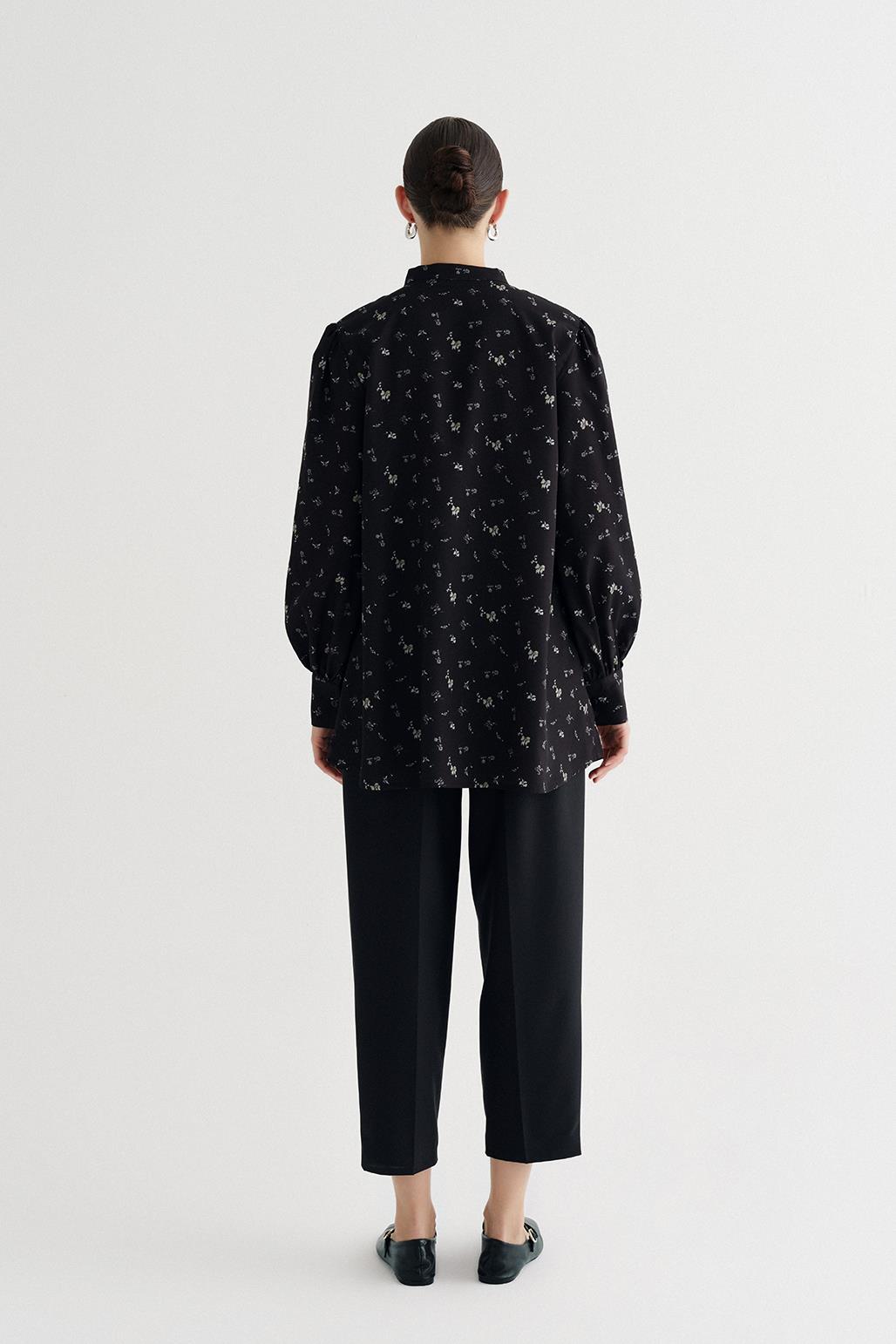 Minimal Patterned Flower Shirt Black