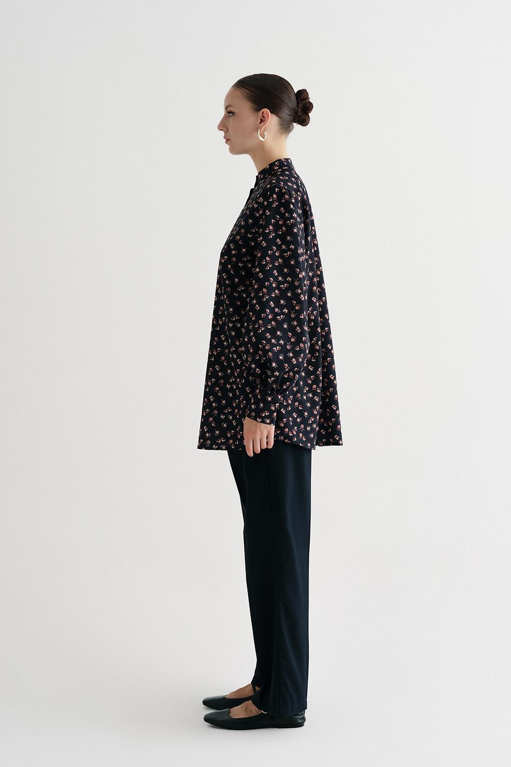 Minimal Patterned Flower Shirt Navy Blue