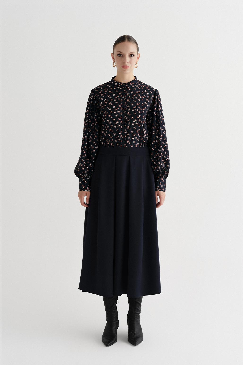 Minimal Patterned Flower Shirt Navy Blue