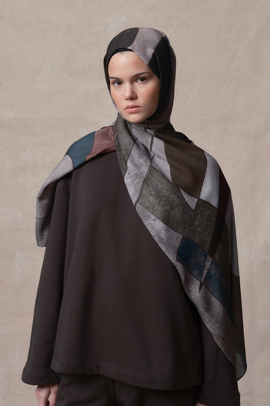 Modal Brush Scarf Geometric Gray