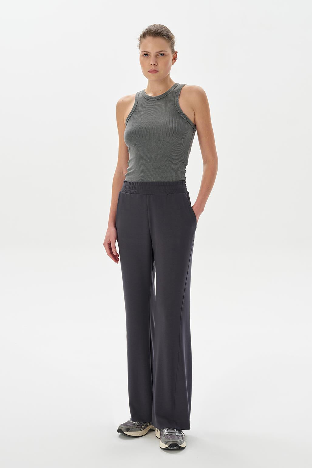 Modal Knit Pleated Flare Trousers Charcoal