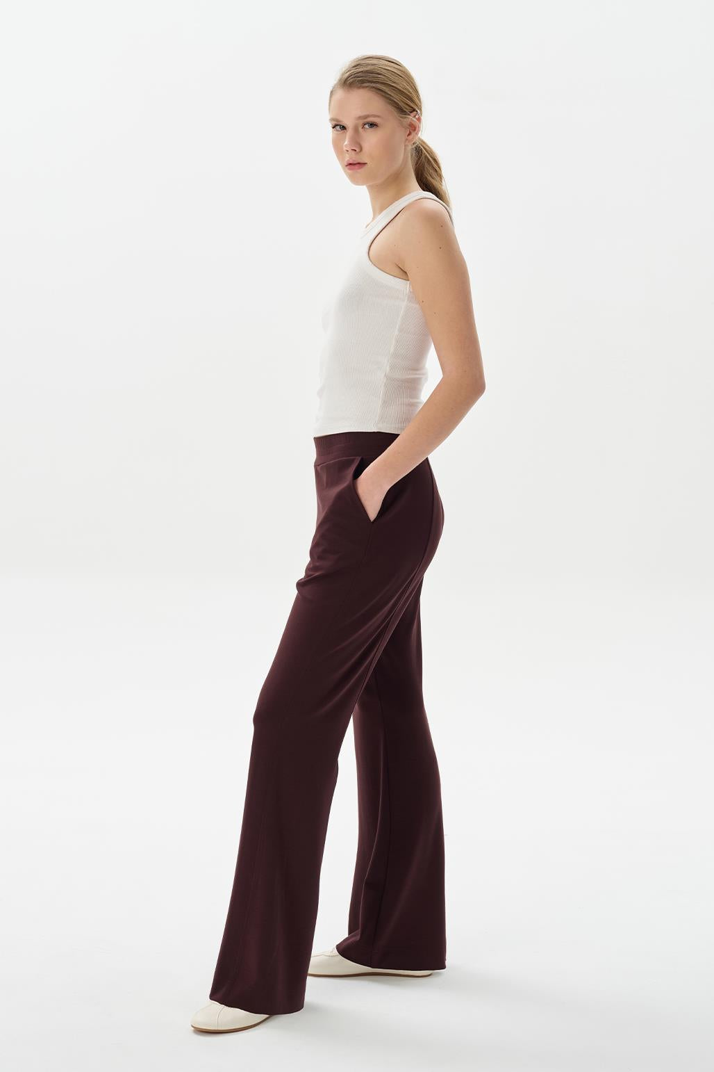 Modal Knit Pleated Flare Trousers Brown