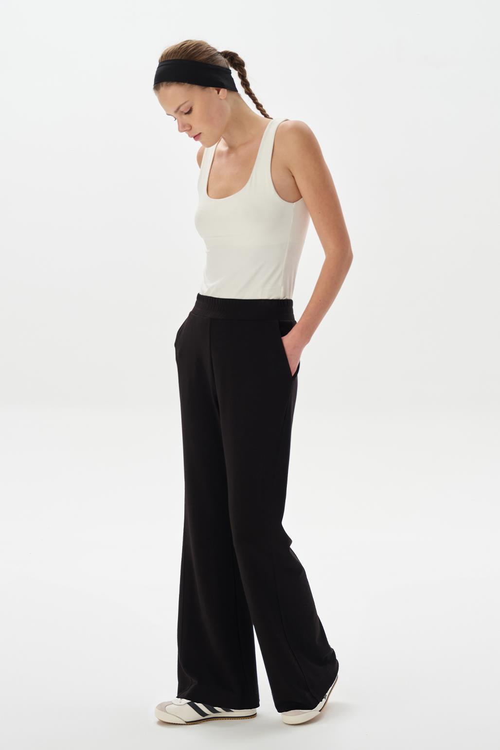 Modal Knit Pleated Flare Trousers Black