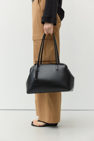 Nova Clasp Leather Bag Black