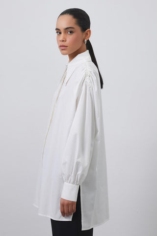 Shoulder Gathered Wide Collar Shirt Ecru
