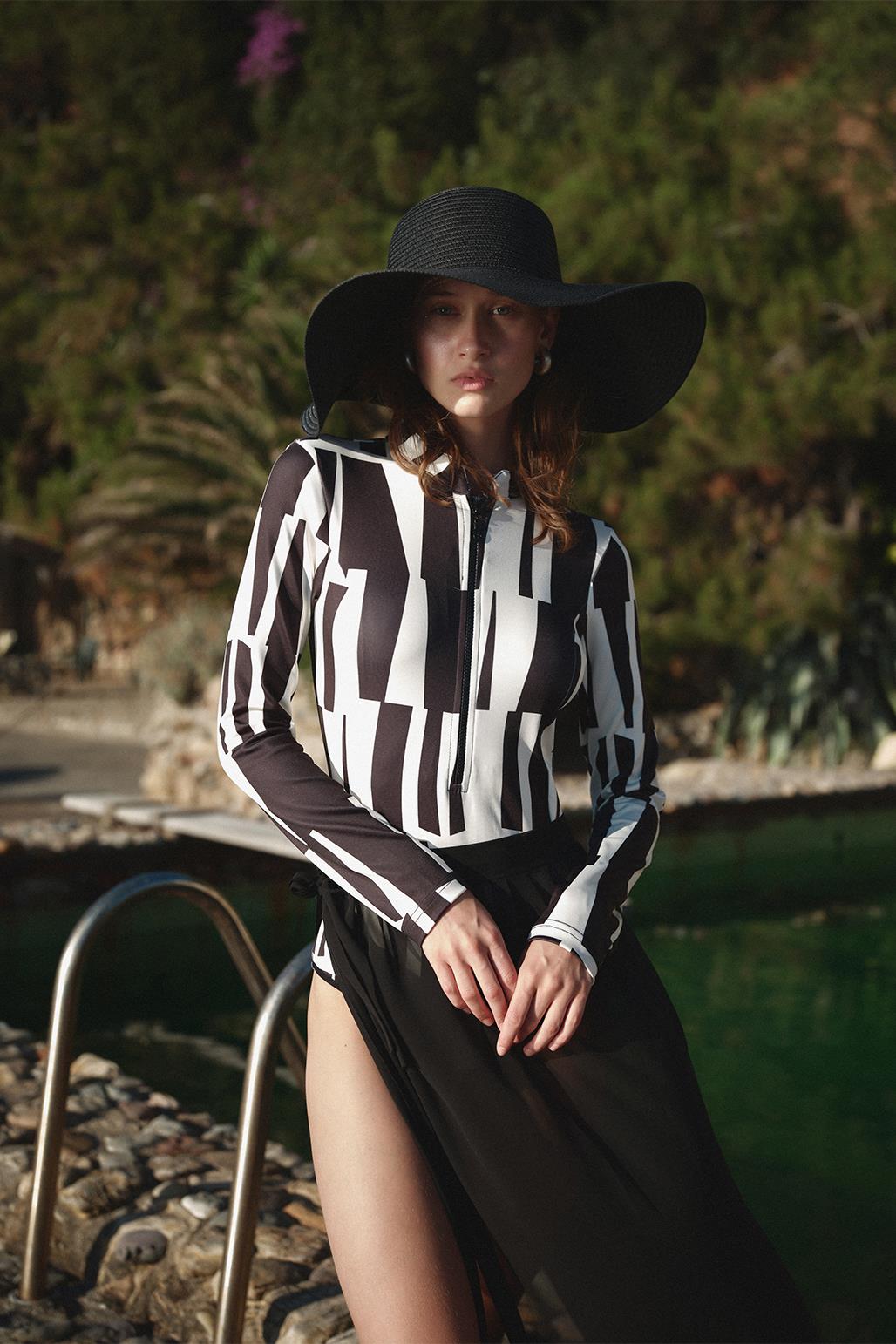 Patterned Long Sleeve Swimsuit Black