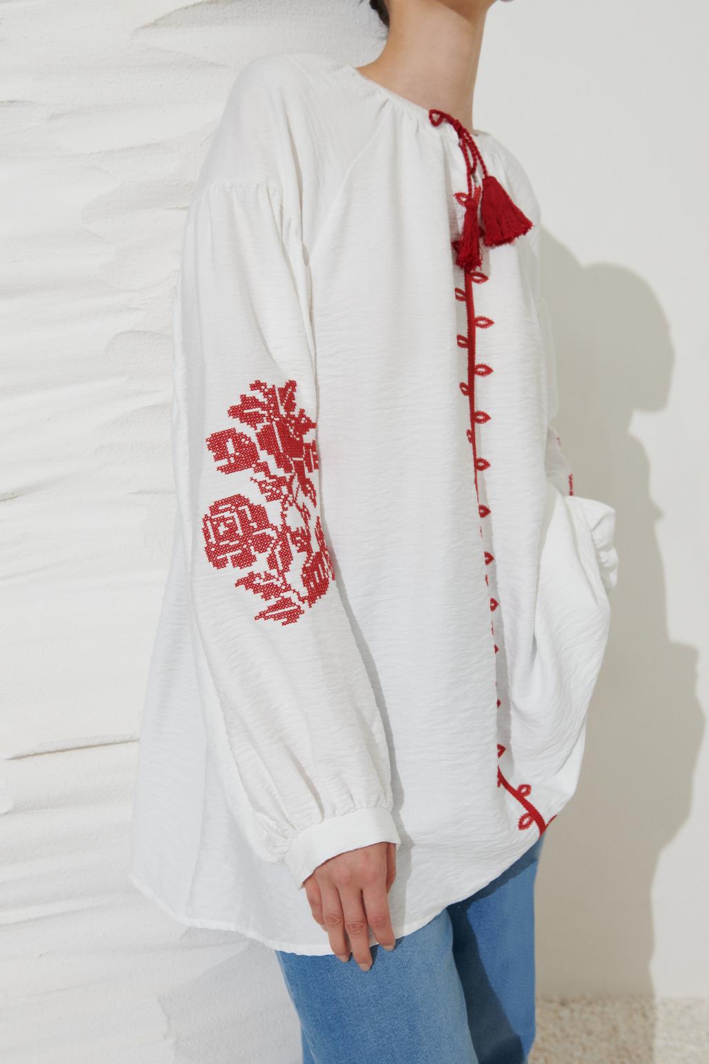 Embroidered Raglan Linen Sleeve Ecru