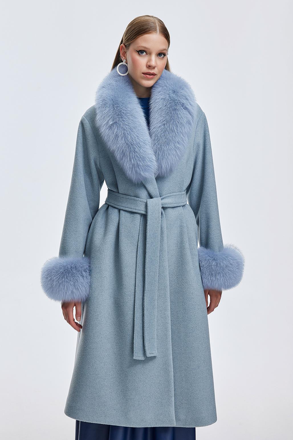 Baby blue coat with fur collar hotsell