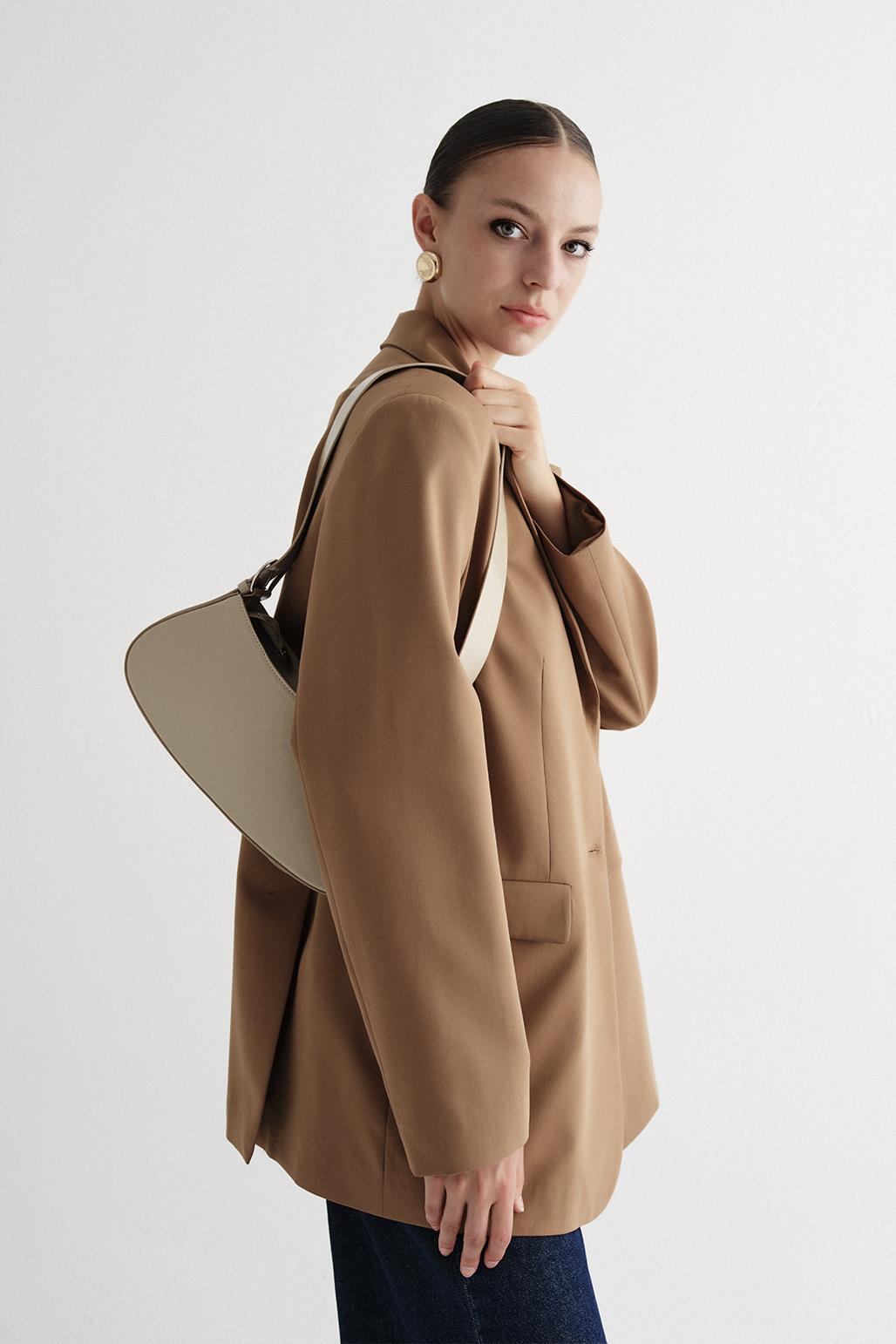 Slit Buttoned Jacket Camel