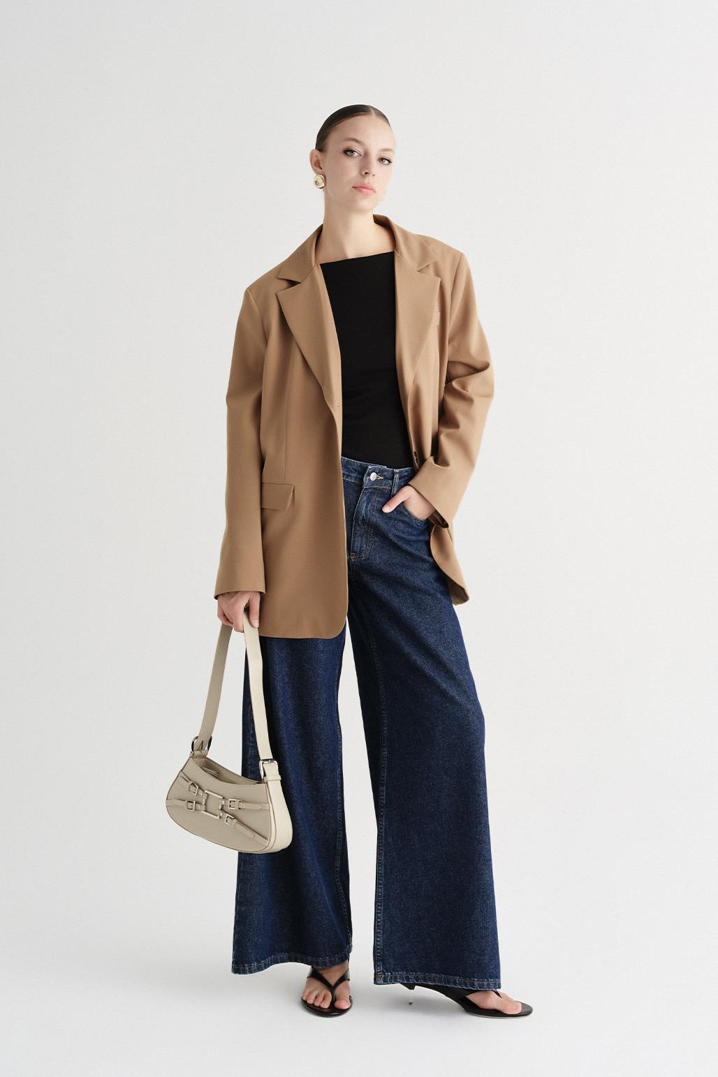 Slit Buttoned Jacket Camel