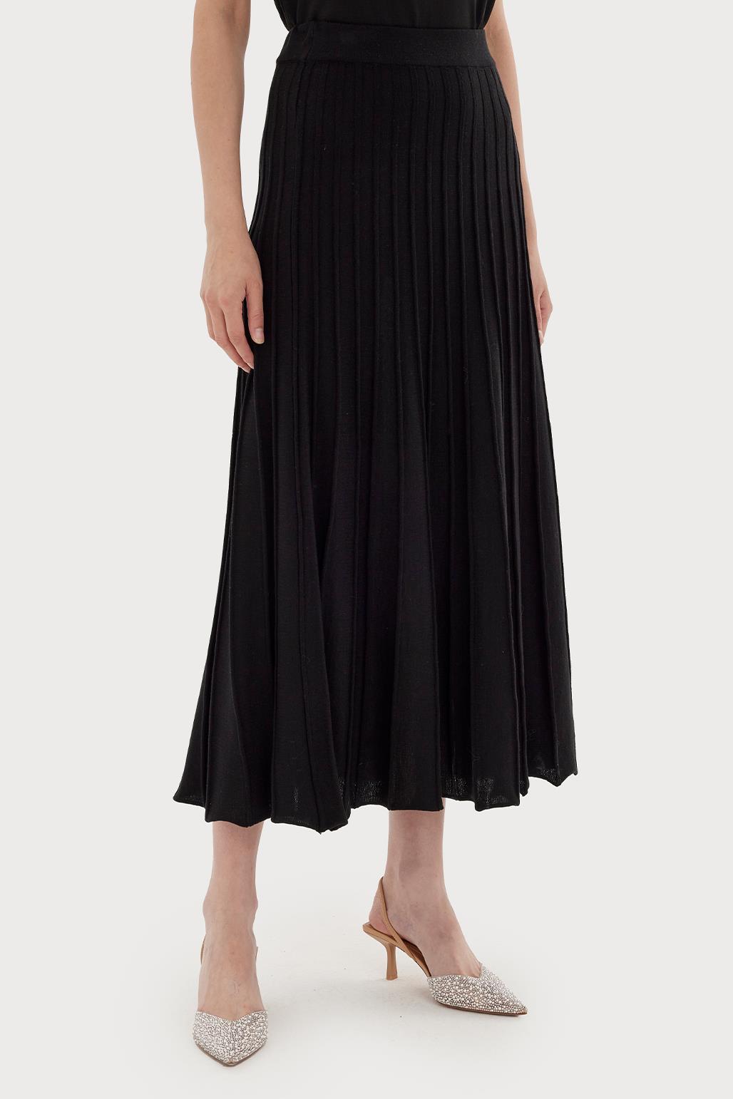 Pleated Knitted Skirt Black
