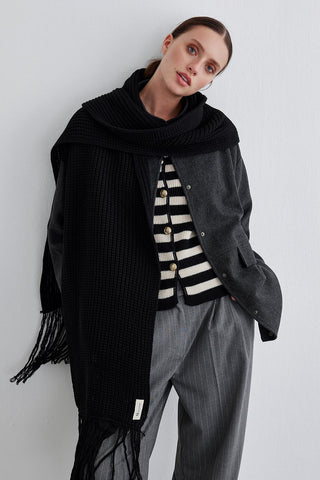 Knitwear Long Scarf With Fringe Black