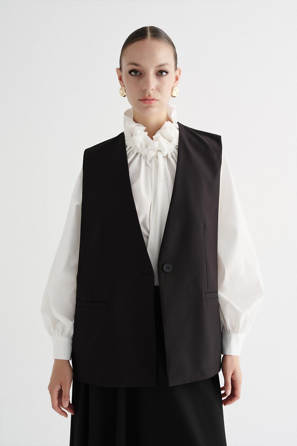 Vest with Slits Black