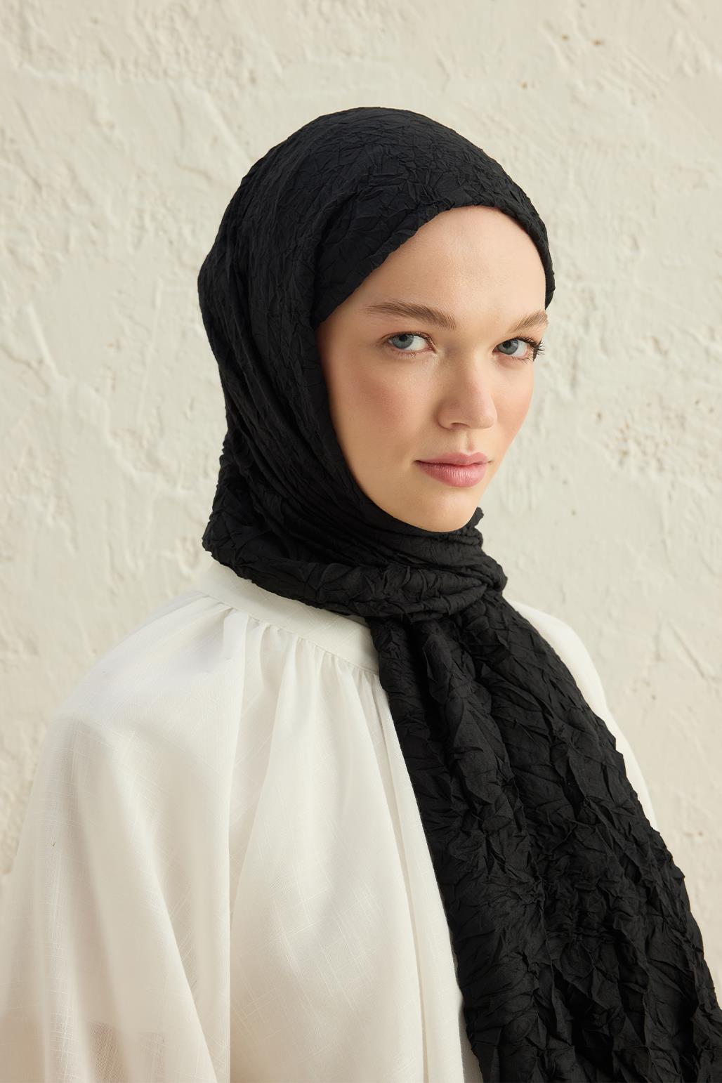 Vual Krash Shawl Black